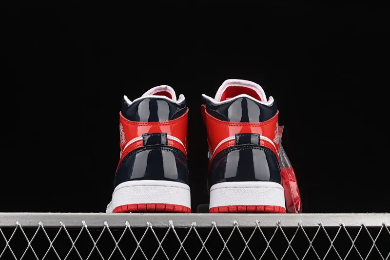 All categories Air Jordan Jordan series basketball shoes Air Jordan 1 Mid Air Jordan 1 Mid AJ1 Joe 1 patent leather color matching mid-top cultural basketball shoes DJ5984-400